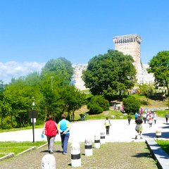 P1220074    Castello della Villa (di Romeo. Vedi locandina e Google).